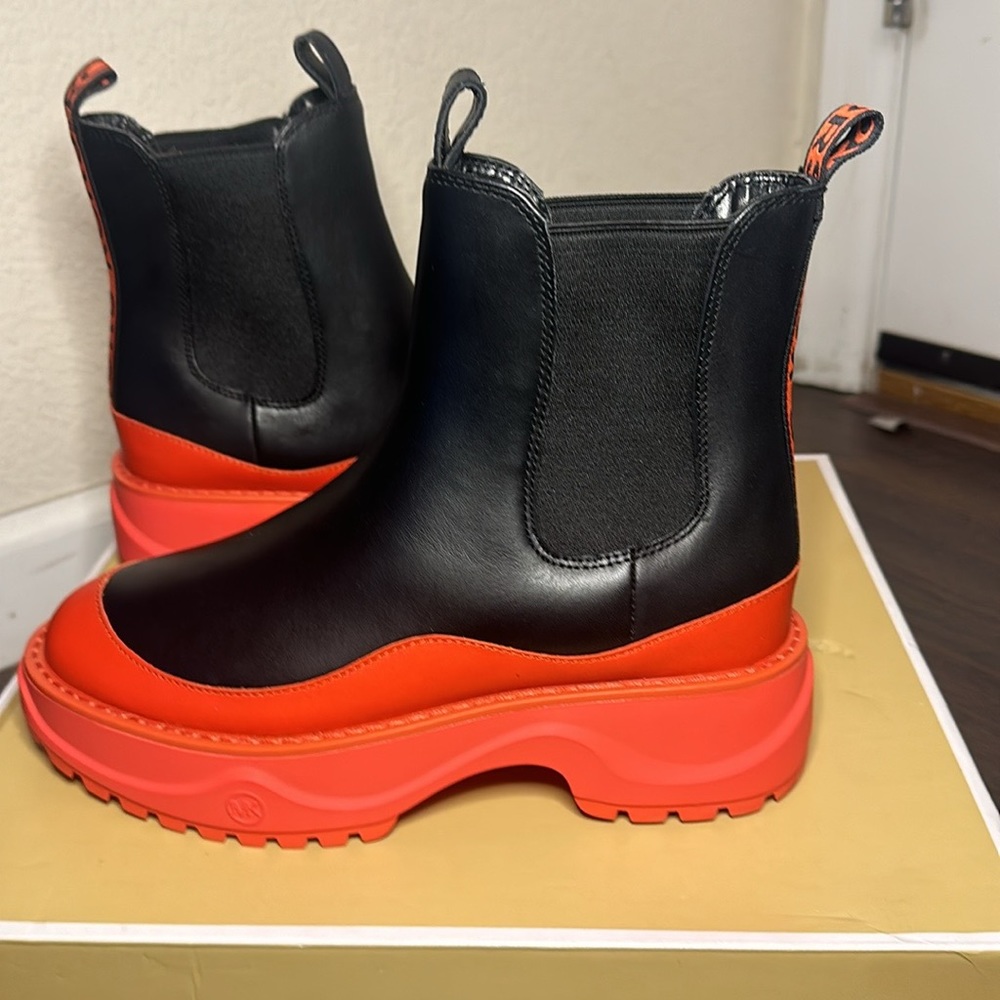 Michael Kors Platform Boots NWOT Black & Orange Size 6